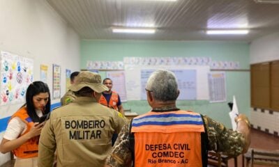 Escola é parcialmente interditada pela Defesa Civil após parede de sala inclinar em Rio Branco