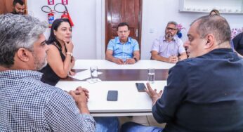 Gonzaga e Assur Mesquita discutem o funcionamento da ZPE com prefeita do Quinari