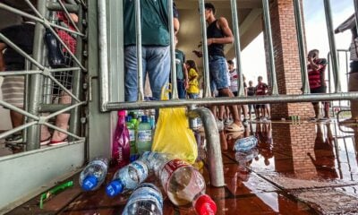 Proibição de entrada no Arena com água, frutas e outros objetos causa indignação de torcedores