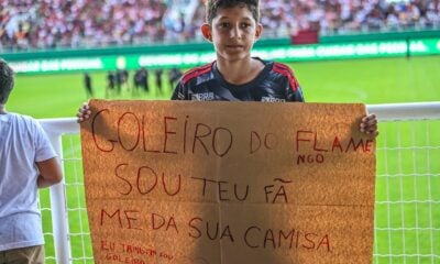 Jovem acreano pede em cartaz camisa do goleiro do Flamengo