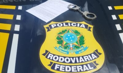 PRF prende homem em operação na BR-364, em Rio Branco