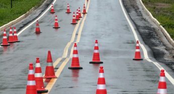 Forte chuva rompe parte da BR-317 e Dnit proíbe tráfego de carretas no local
