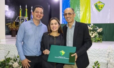 Fernanda homenageia personalidades pelos relevantes serviços prestados à Brasiléia