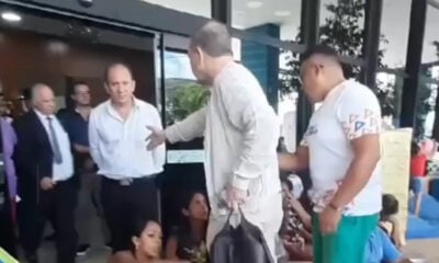 Vídeo: deputado é impedido de entrar na Aleac por acampados