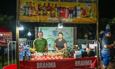 Casal estima vender mais de R$ 2 mil em bebidas na Parada LGBT+