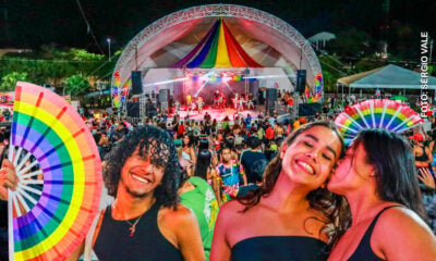 Parada LGBT+ reúne cerca de 7 mil pessoas em Rio Branco