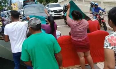 Acampados na Aleac fecham ruas no centro de Rio Branco e cobram resposta de gestores