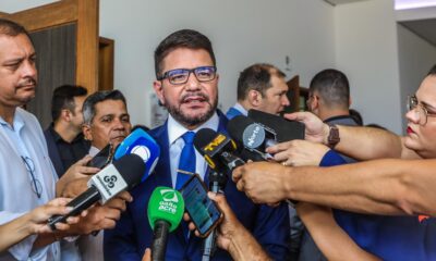 Gladson não é perfeito, mas age como um democrata!