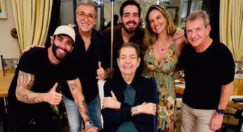 Foto: Faustão surge em cadeira de rodas em raro clique com Gusttavo Lima e amigos