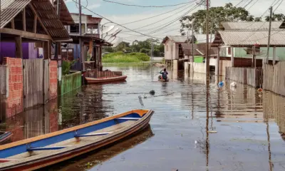 Rio Juruá atinge 13,70 metros e amplia locais atingidos pela enchente