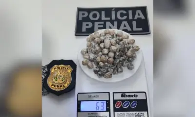 Mulher tenta entrar em presídio com 96 trouxinhas de maconha