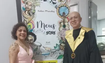 Kelen Mendes lança livro autoral ‘Meus Sons’