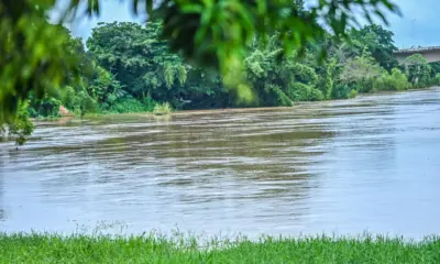 Rio Acre supera cota de transbordamento em Porto Acre