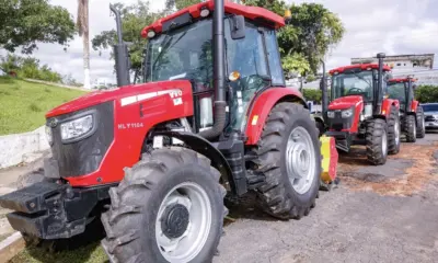 Cruzeiro do Sul entrega tratores para a mecanização agrícola e garante curso com Cooperativas