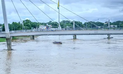 Rio Acre sobe 42 centímetros na madrugada, mede 14,98m e atinge 3 mil famílias