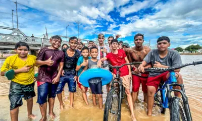 Rio Acre vira ponto de diversão para jovens e crianças próximo a ponte Juscelino Kubistchek