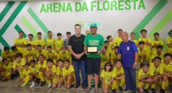 Gladson recebe homenagem na final do Campeonato Acreano de Futebol