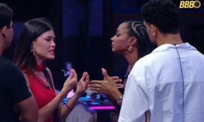 Madrugada de festa no BBB 25 tem primeiro beijo de casal e atritos