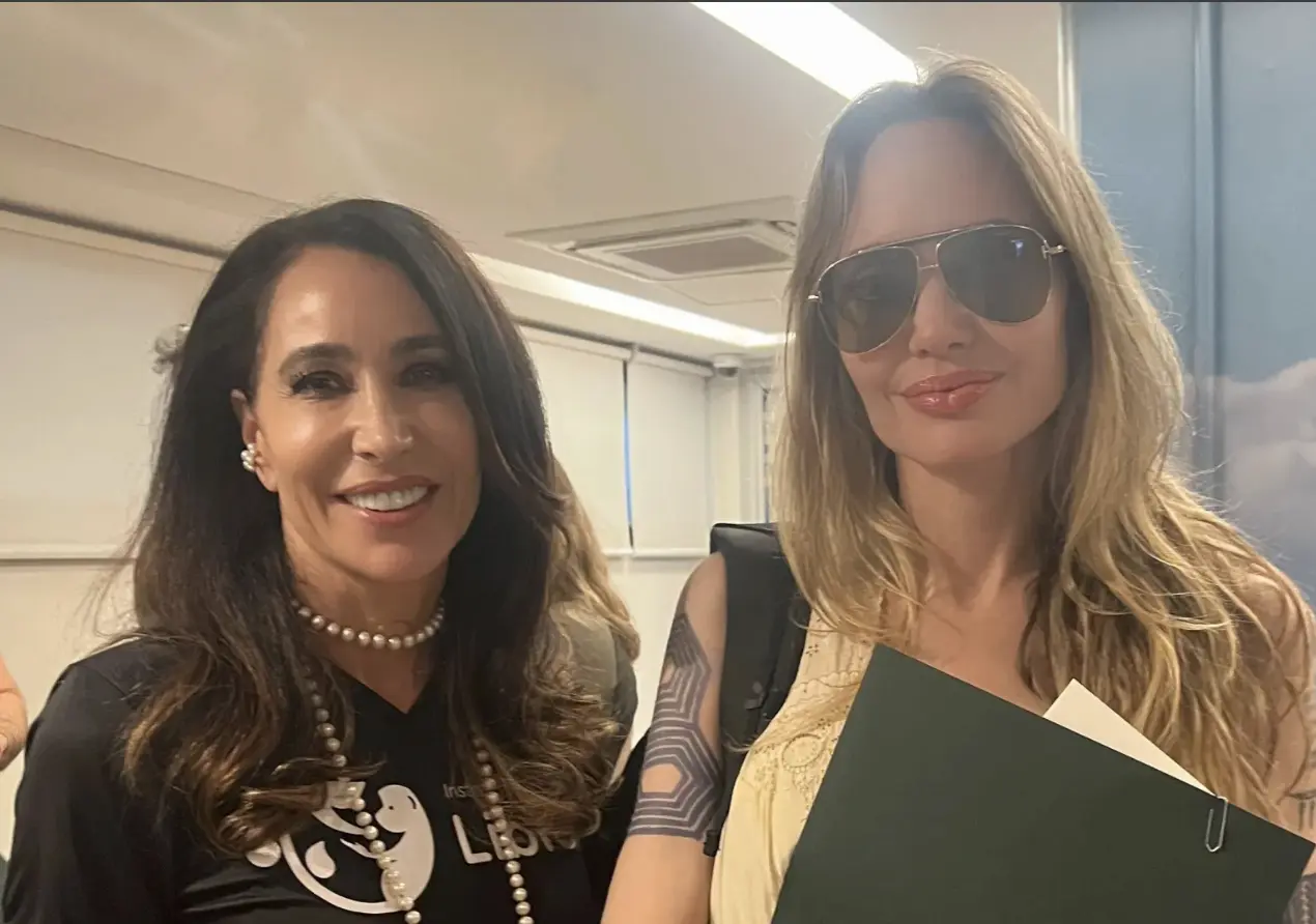 Angelina Jolie | PDF | Angelina Jolie | Nações Unidas, image size:1270x892