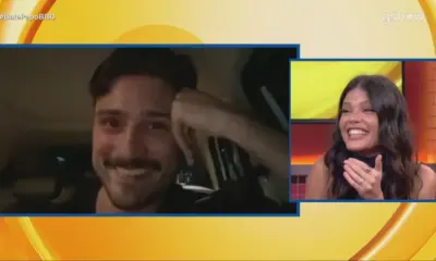 Daniel Rocha chora em participação no Bate-Papo BBB e diz para Vitória: ‘Tenho uma surpresa pra você’