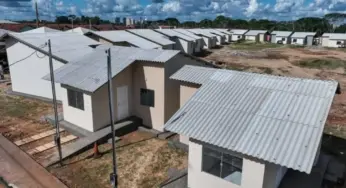 Inauguração de casas populares é suspensa por risco de desabamento de encosta