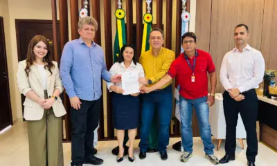 Mediação do TCE viabiliza entrega de veículos para o cooperativismo no Acre