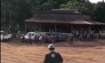 Moradores denunciam ações do Ibama e interditam BR-364 no km 25