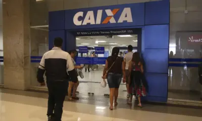 Caixa libera abono salarial para nascidos em maio e junho
