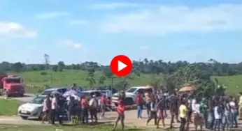 Moradores bloqueiam a BR-364 entre Feijó e Tarauacá