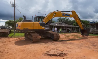 Capixaba recebe nova máquina adquirida com emenda destinada pelo Alan Rick