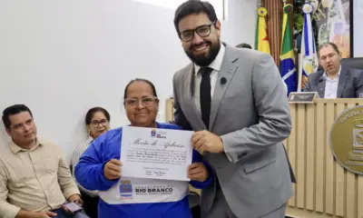Bruno Moraes participa de sessão solene em homenagem aos garis e margaridas