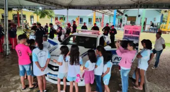 Comunidade do Santa Cecília recebe ação social da Polícia Militar