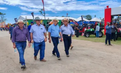 Bocalom visita feira em Rondônia e fala em modernizar produção rural