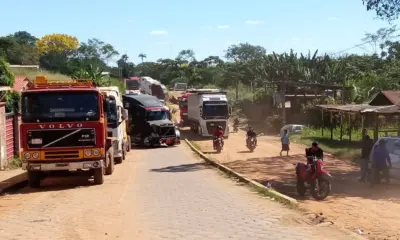 Escassez de combustível leva a bloqueios com carretas e afeta estudantes brasileiros em Cobija