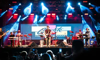 Chiclete com Banana leva público ao delírio com sucessos atemporais no Arena da Floresta