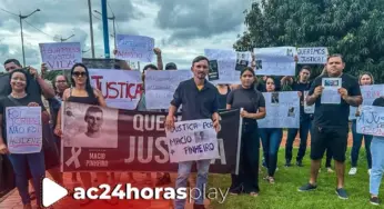 Familiares de vítimas de acidente protestam na ponte metálica por justiça