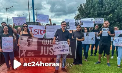 Familiares de vítimas de acidente protestam na ponte metálica por justiça