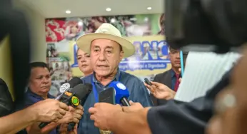 Em meio a protesto, prefeito alega limite fiscal: “nem tudo é possível na hora que quer”
