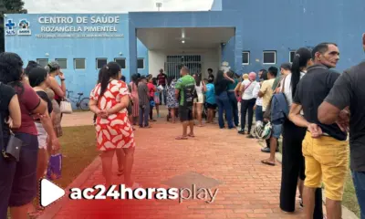 Moradores do bairro Calafate protestam em frente à Urap Rosângela Pimentel
