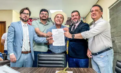 Prefeito Bocalom sanciona R$ 67 milhões para renovar frota de ônibus e alfineta oposição