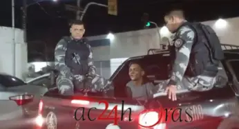 PMs prendem homem monitorado por tornozeleira por tráfico de drogas em Rio Branco