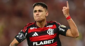 Flamengo vence a LDU, respira na Libertadores e pode ser líder do Grupo C