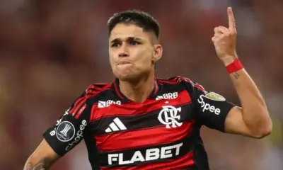 Flamengo vence a LDU, respira na Libertadores e pode ser líder do Grupo C