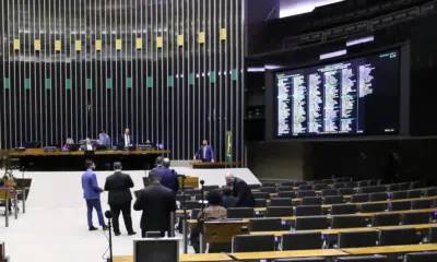 Câmara aprova reajuste de servidores do Executivo; impacto será de R$ 18 bi
