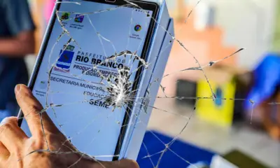 Maior parte dos tablets entregues a alunos de Rio Branco estão com avarias e sem rastreabilidade