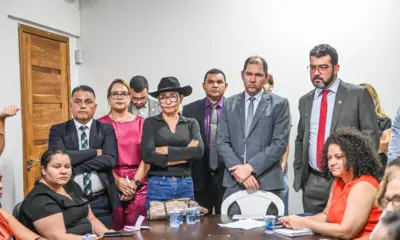 Vereadores recebem educadores e prometem dialogar com a prefeitura