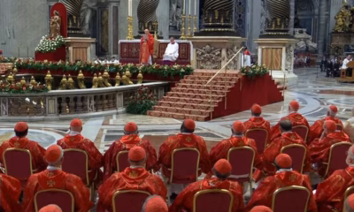 Missa na Basílica de São Pedro inicia conclave que escolherá o papa