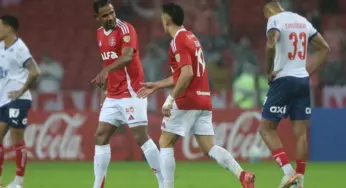 Internacional vira, avança na Libertadores e manda Bahia para Sul-Americana