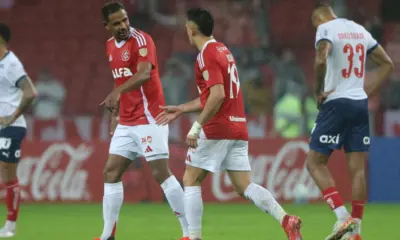 Internacional vira, avança na Libertadores e manda Bahia para Sul-Americana