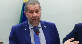 Após fraude no INSS, Lupi pede demissão do Ministério da Previdência